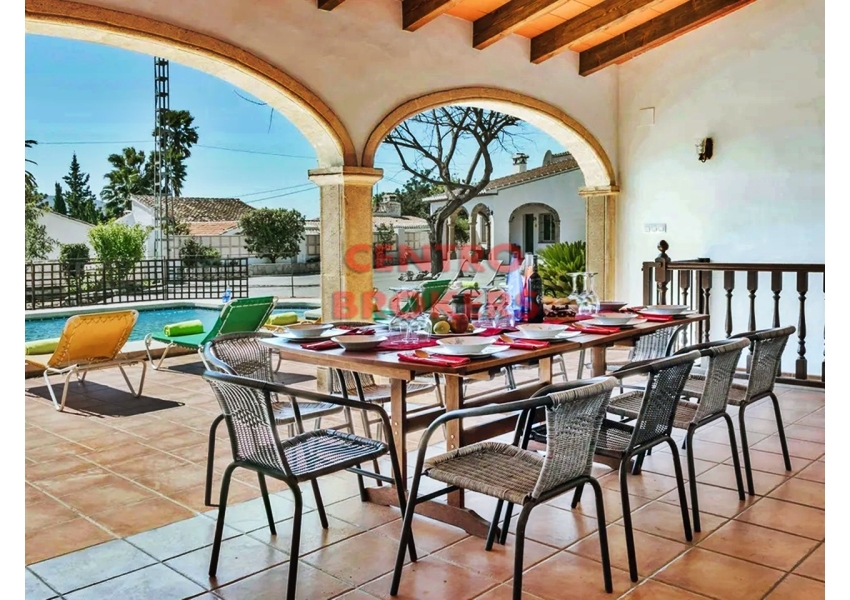 Rustykalna willa z basenem w Javea